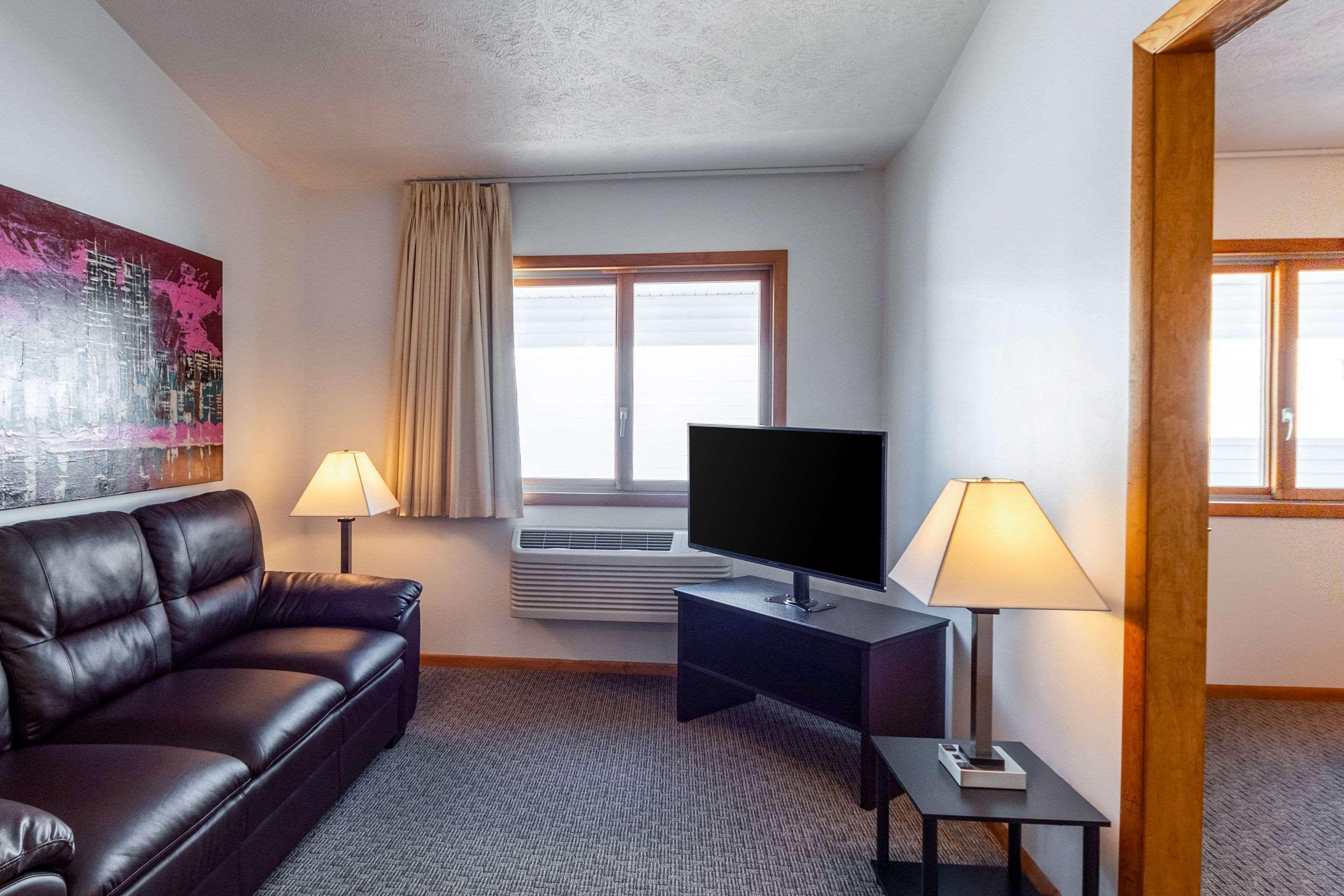 Econo Lodge Lakeshore Manistique Exterior photo
