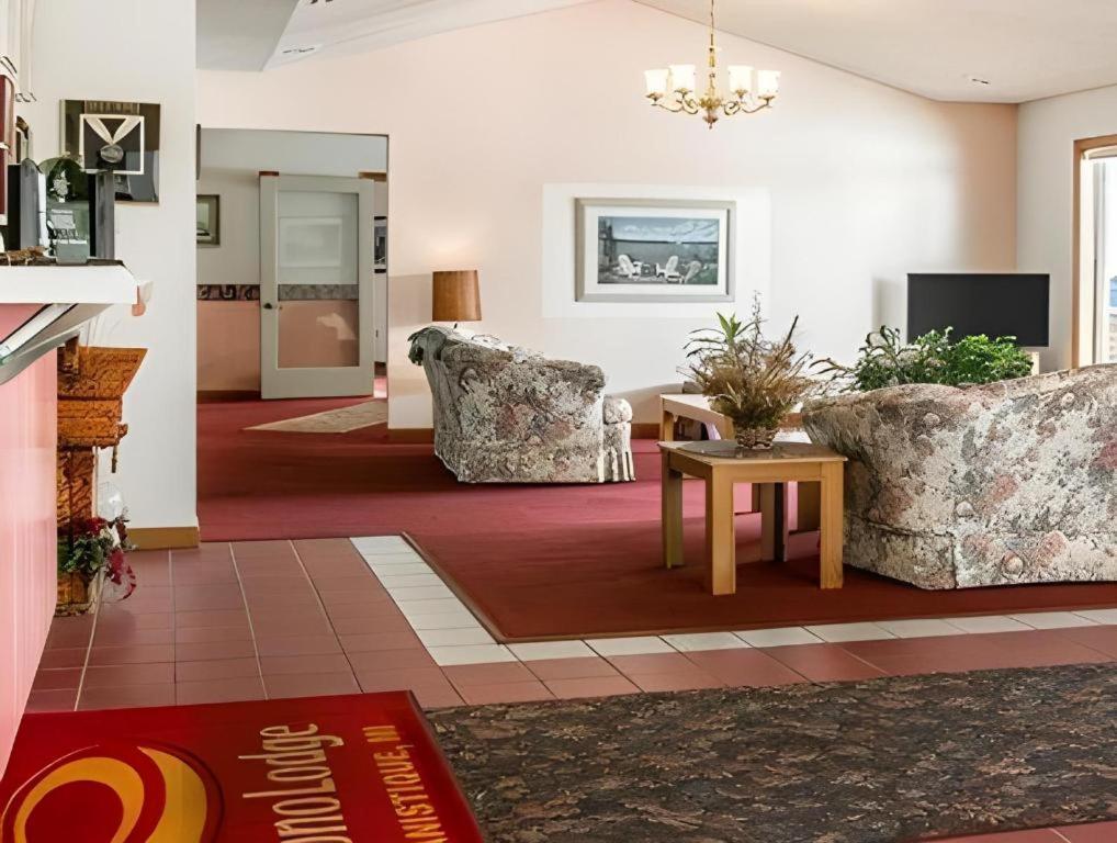 Econo Lodge Lakeshore Manistique Exterior photo