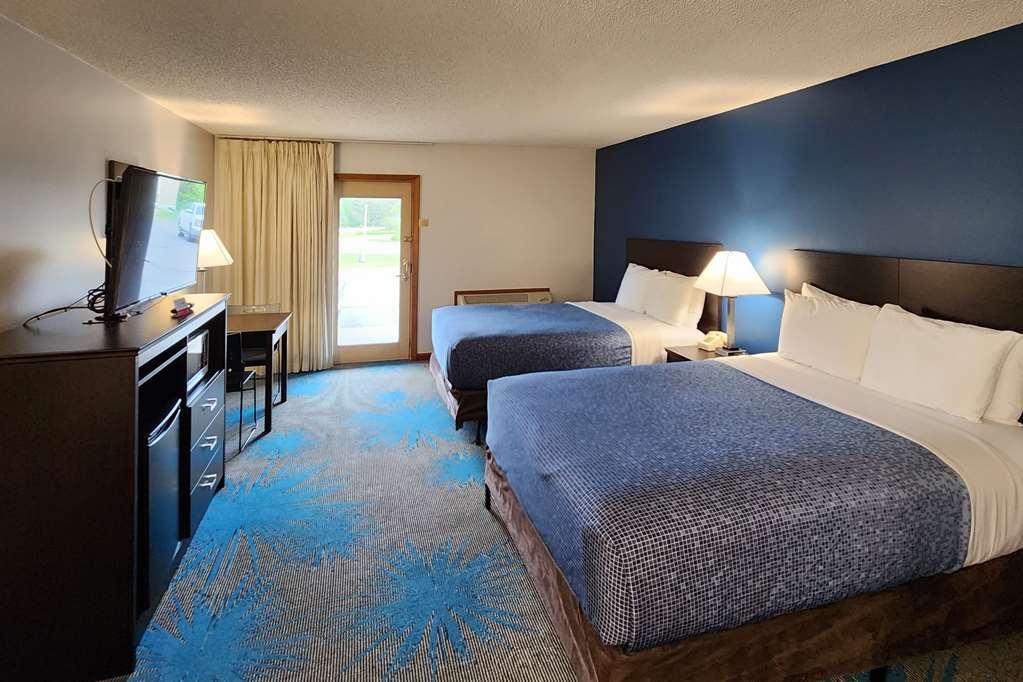 Econo Lodge Lakeshore Manistique Room photo
