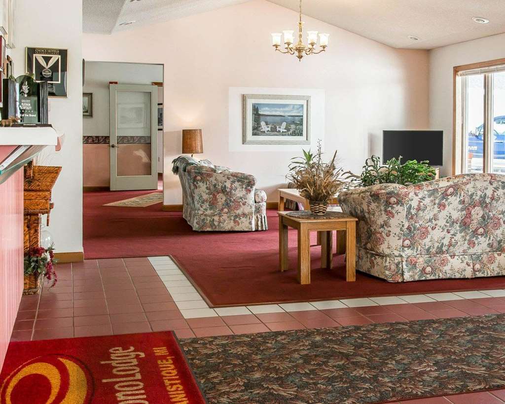 Econo Lodge Lakeshore Manistique Interior photo